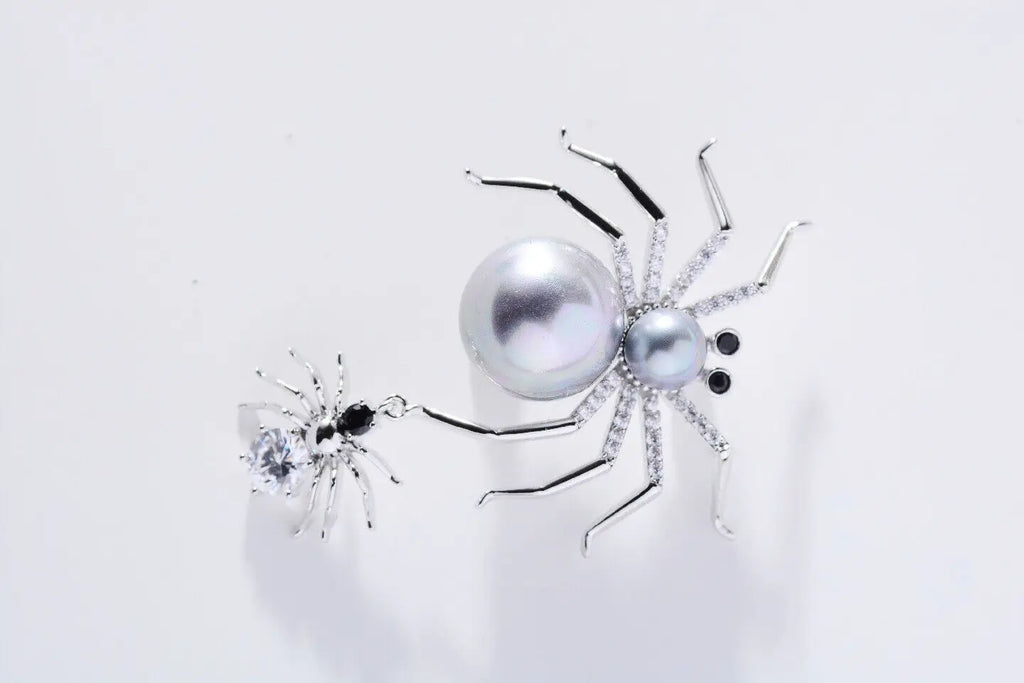 Silver Tone Vintage Spider Woman's Brooch Pin Clear Zircon Crystal Jewelry Gifts