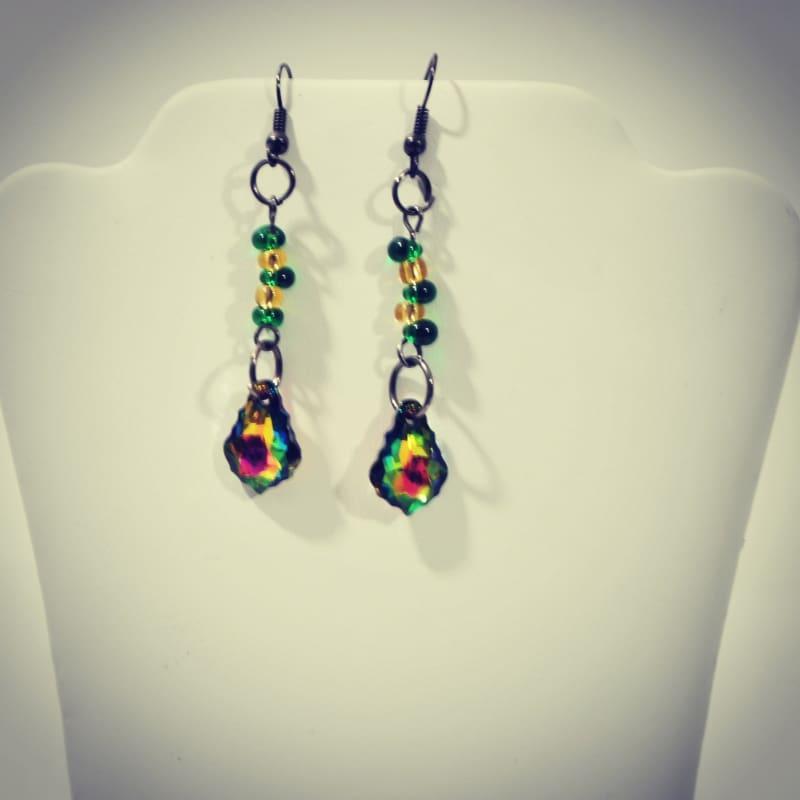 Unique And Elegant Green Swarovski Crystal Womens Dangle Earrings - Earrings